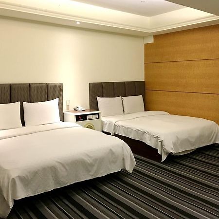 Zaw Jung Business Hotel Taichung Exterior foto