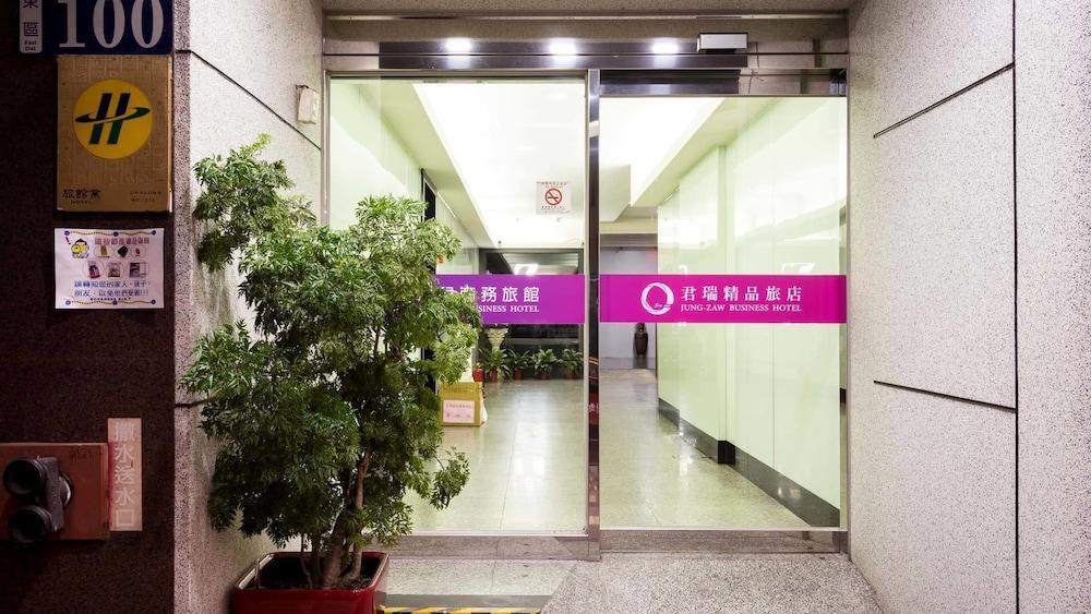 Zaw Jung Business Hotel Taichung Exterior foto