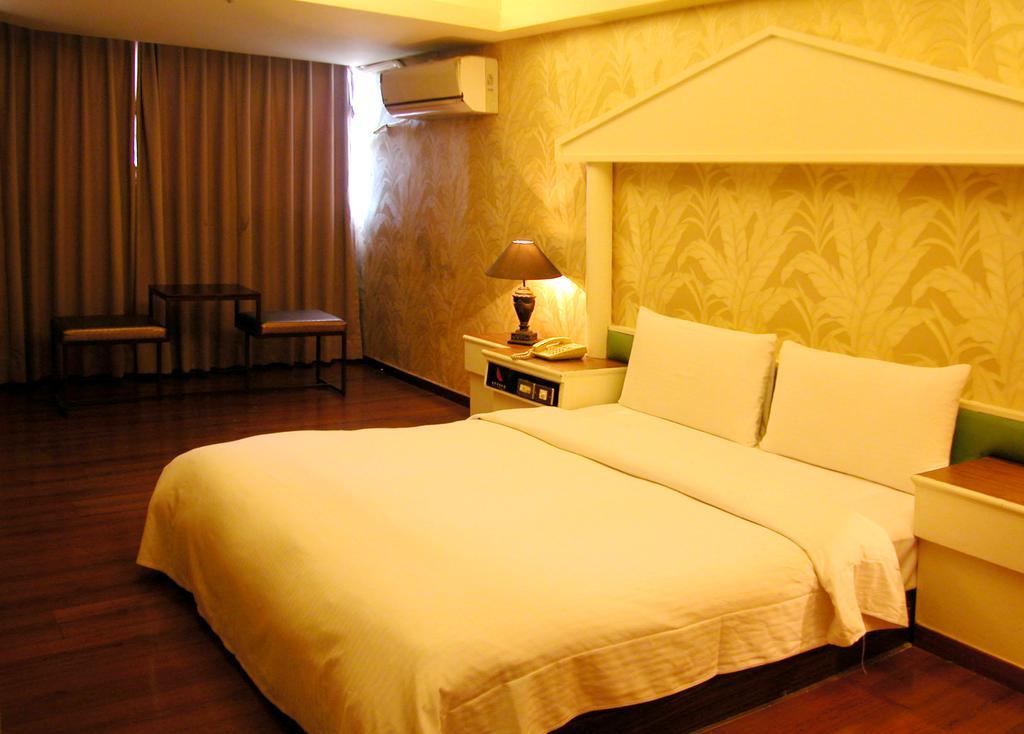 Zaw Jung Business Hotel Taichung Exterior foto