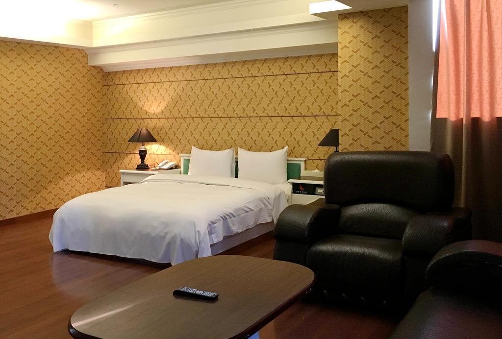 Zaw Jung Business Hotel Taichung Exterior foto