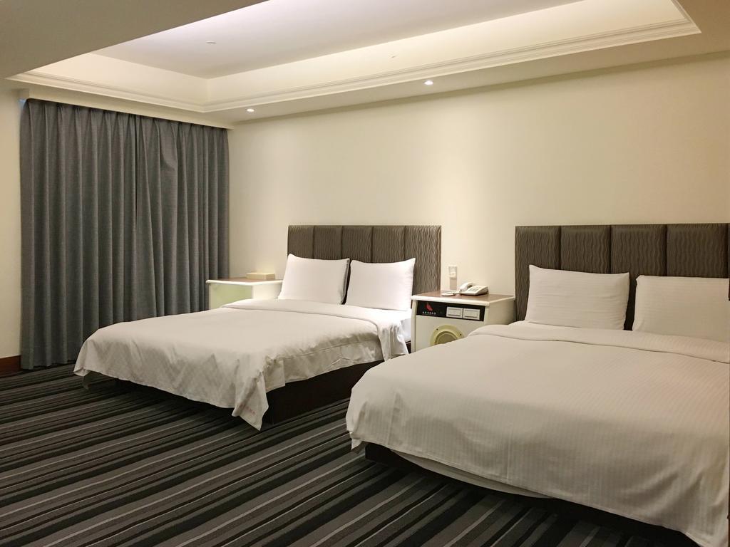 Zaw Jung Business Hotel Taichung Exterior foto