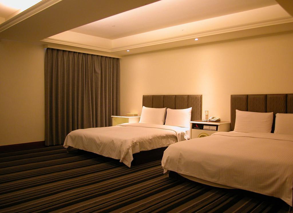 Zaw Jung Business Hotel Taichung Exterior foto