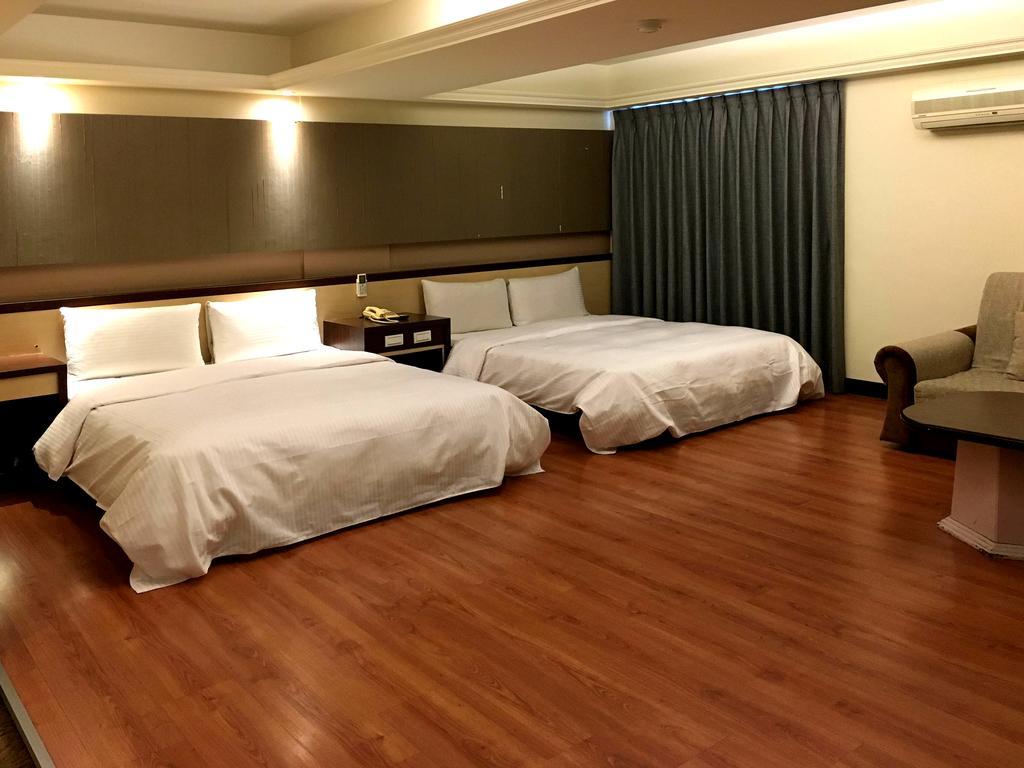 Zaw Jung Business Hotel Taichung Exterior foto