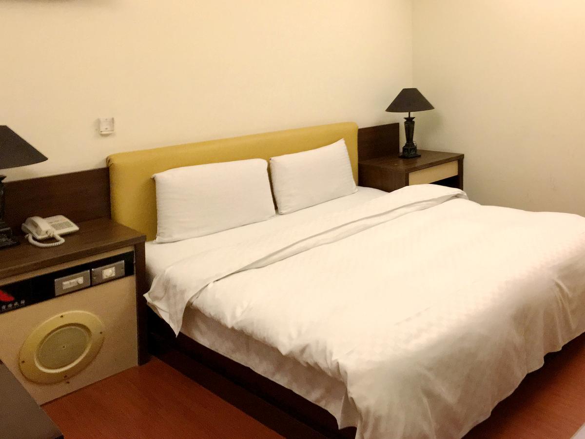 Zaw Jung Business Hotel Taichung Exterior foto